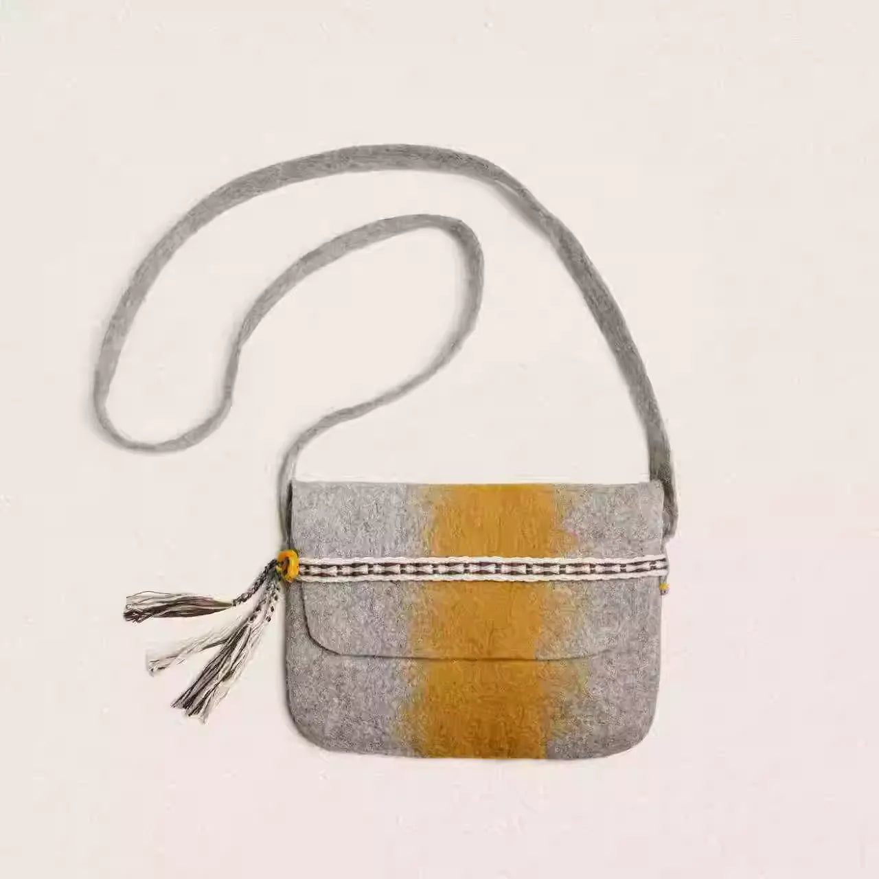 The Nomad's Carryall: Large Three-Tone Felt Bag - Handcrafted by Sanjiangyuan Herders